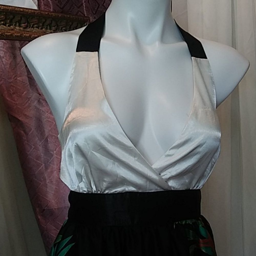 Double zero. Dress   - Picture 3 of 9